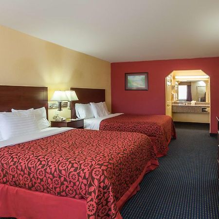 Days Inn Ган-Баррель-Сити Экстерьер фото